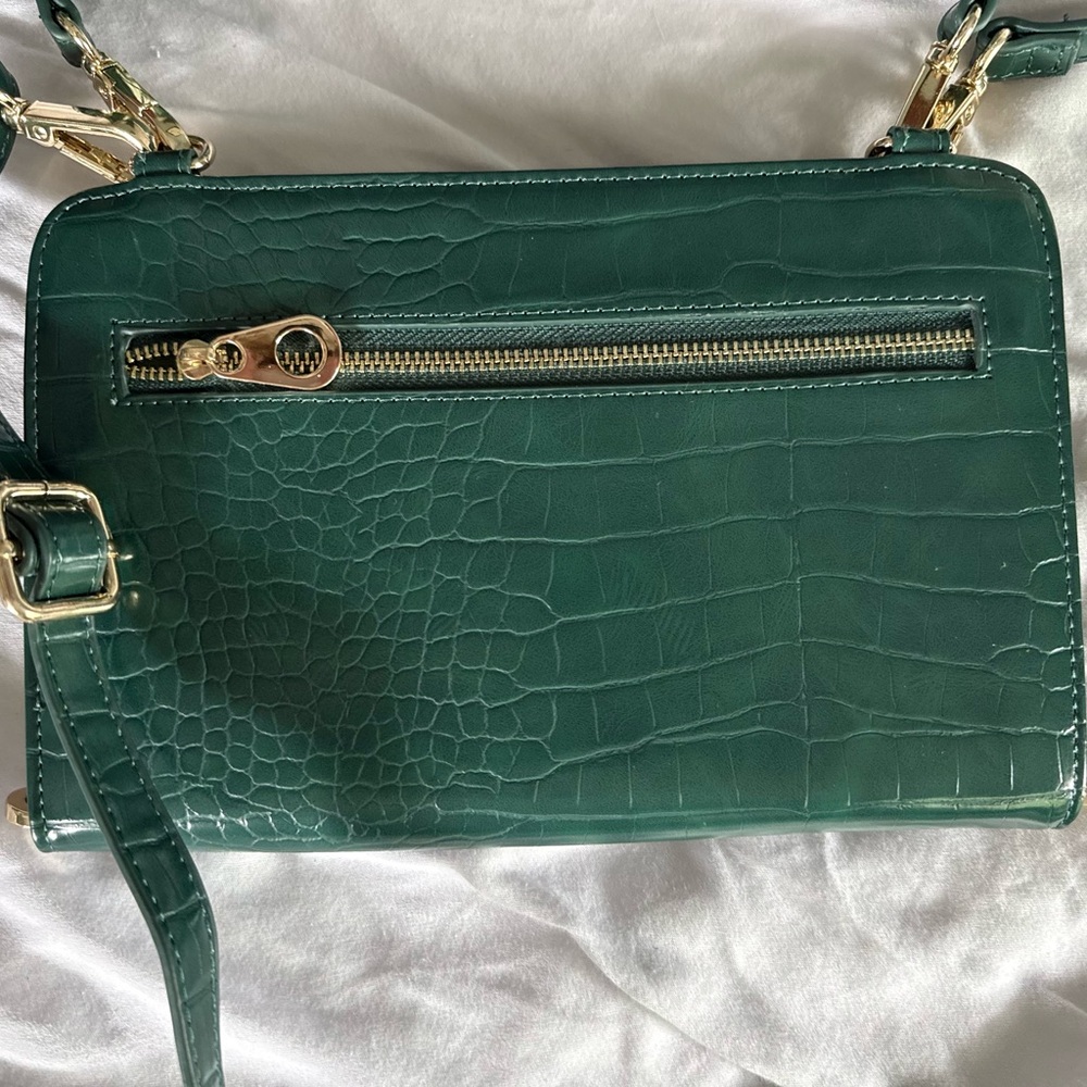 New Calpak Green Croc Pattern Wallet Purse - Picture 4 of 9